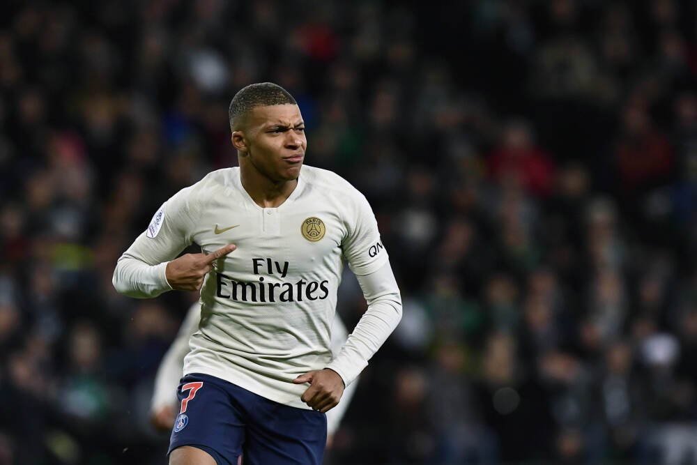 孙颖莎养伤躺冠! 国乒6世界冠军莎莎1人揽4项: 多哈退赛或因亚洲杯